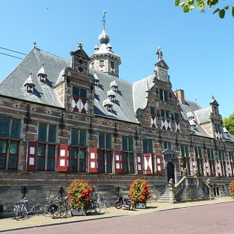 Middelburg, Achter de Houttuinen, foto van een monumentaal gebouw. Rechten bij Willemjans.
